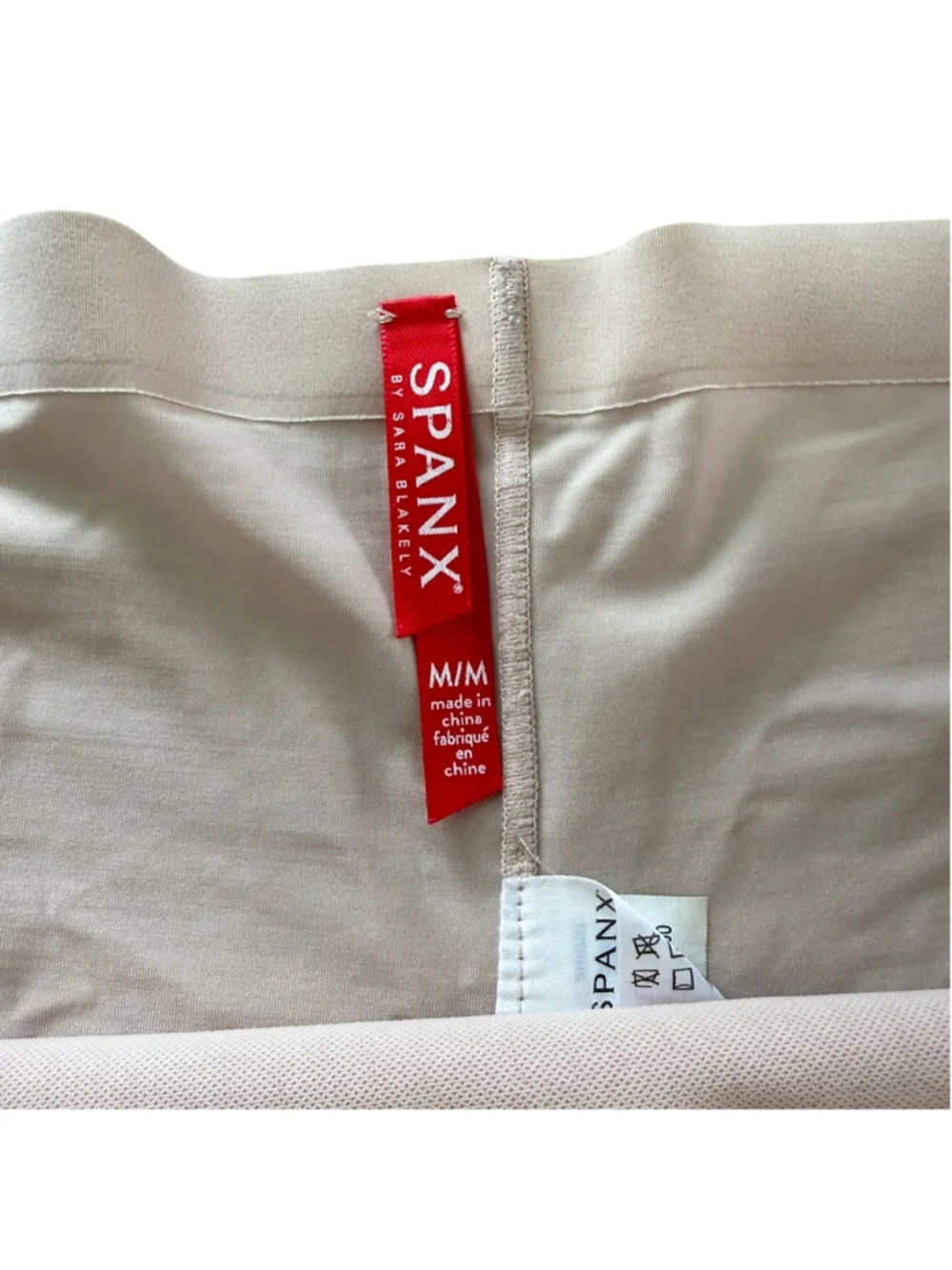 SPANX Women’s Mid-Thigh Shaping Shorts Nude Seamless Medium M